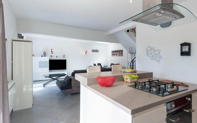 Beautiful Holiday Home With Garden