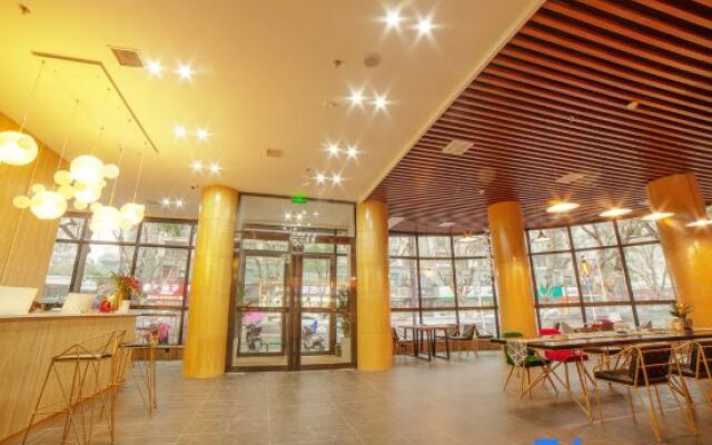 Youmi Hotel