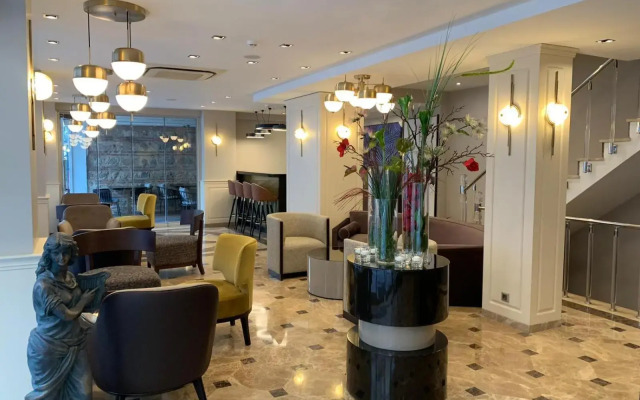 Regency World Hotel&Suites