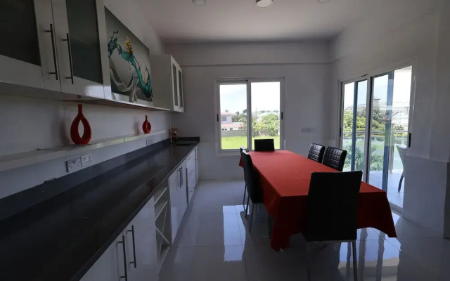 Luxury 5BD Loft in Prime Location