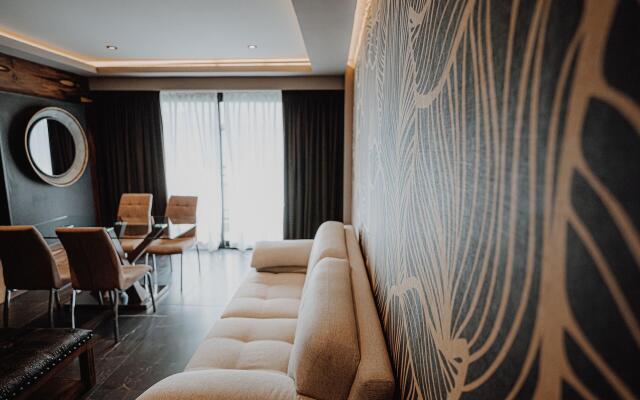 La Urumpta Hotel, AKEN MIND