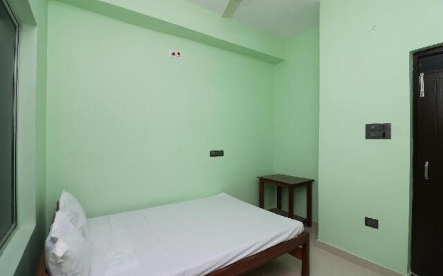 SPOT ON 41904 Hotel R.r Palace