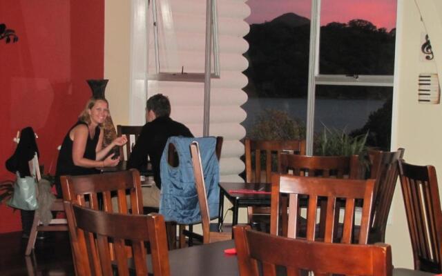 Tipi and Bob's Waterfront Lodge