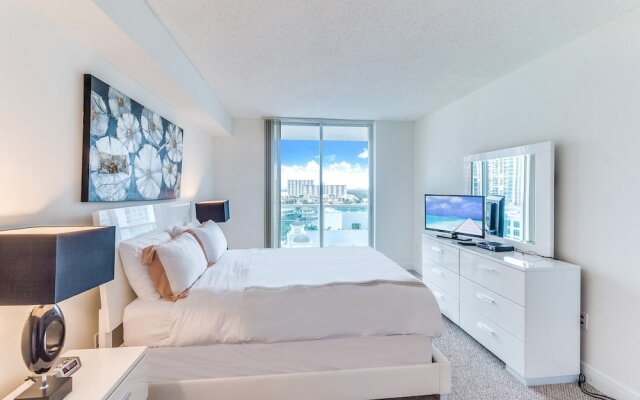 Churchill Suites Intracoastal Yacht Club