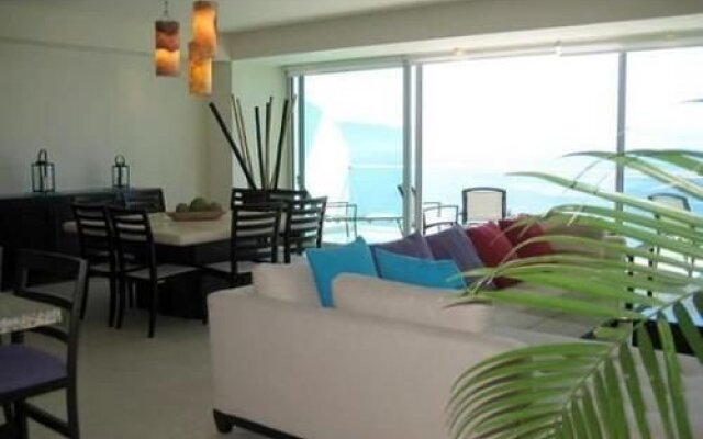 Peninsula 3 9C by RedAwning