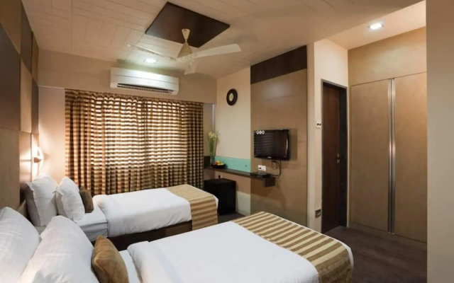 Skylark Business Hotel