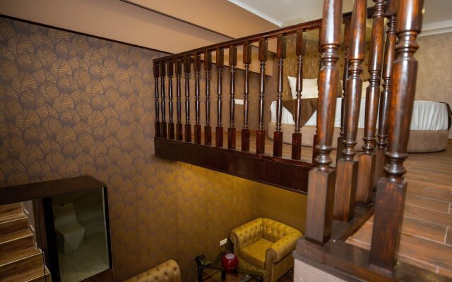 V hotel & tours
