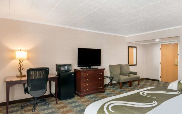 Finger Lakes Inn & Suites