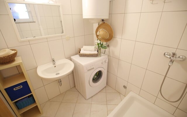 Stone House Apartment