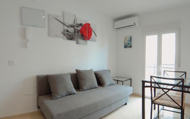 Apartamento interior cercano al parque Olof Palme AP7