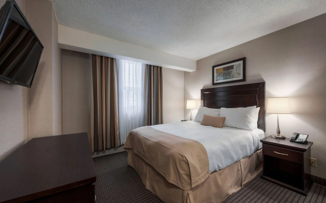 Coast Calgary Downtown Hotel & Suites by APA