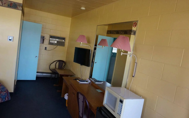 Motel R-100