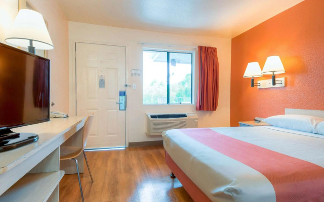Motel 6 El Cajon, CA - San Diego