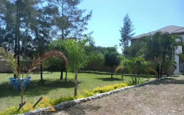 Queen's Way Resort