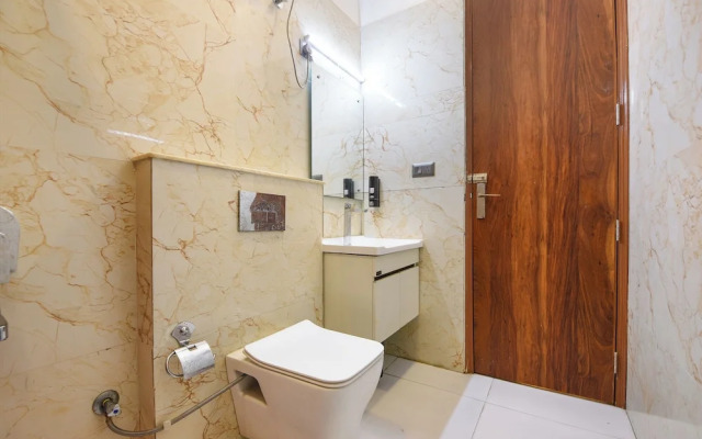 Fabhotel The Grand Paradise