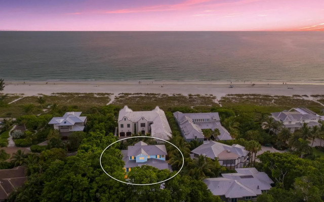 Banyan Beach - 104 Beach Ave