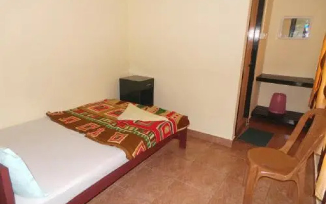 Ceepee's Holiday Inn