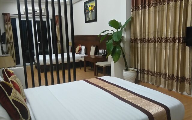 Gold Hotel