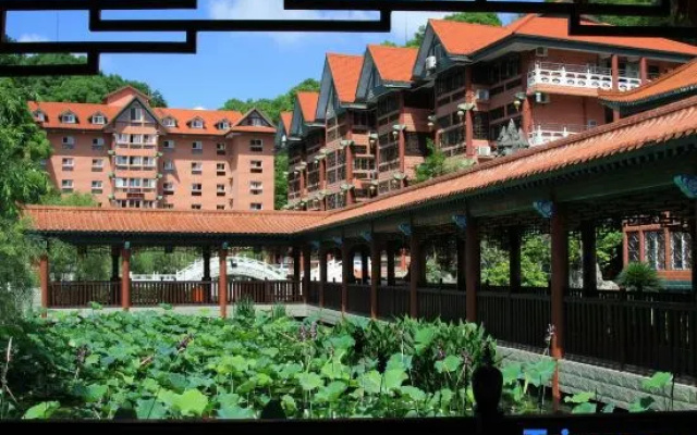 Hualong Village Hotel