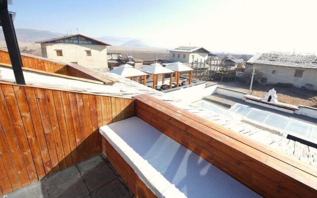 Shangri-La Salloi Hotel