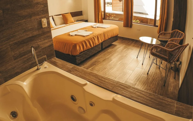 Toucan Platinum Suites Aparthotel