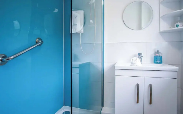 Bayview 61 - 2 Bedroom - Bayview Oxwich