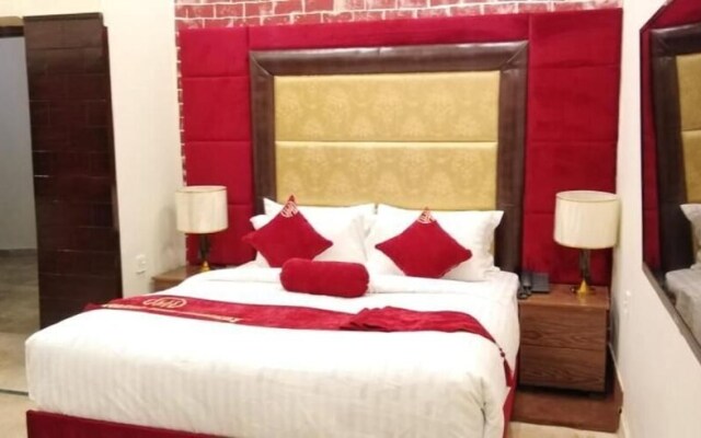 Hotel The Holiday