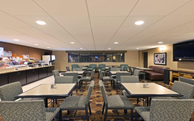 Holiday Inn Express Hotel & Suites Colby