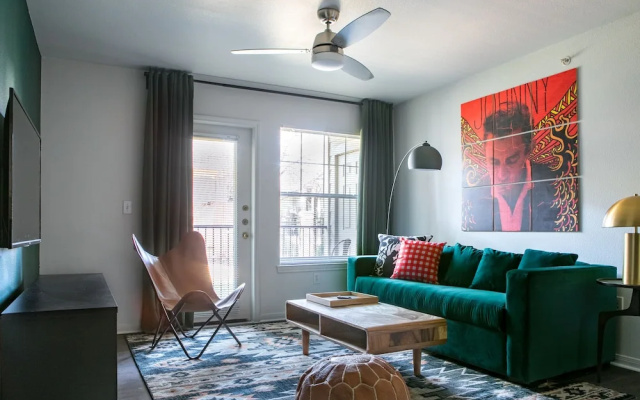 WanderJaunt - Oak Hill Apartment