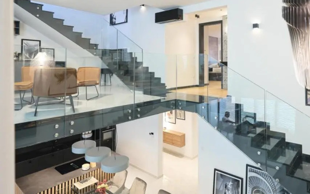 LL luxury penthouse on sea