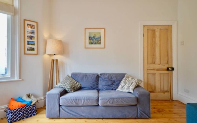 Charming Victorian 3 Bedroom House With Large Garden