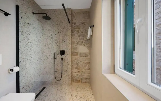2 Flat Apartment With Terrace And Outdoor Shower