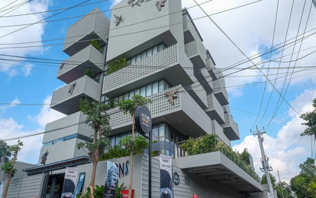 Sans Hotel RG Living Jogja by RedDoorz