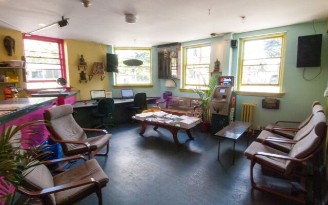 Ocean Island Inn Backpackers Suites - Hostel