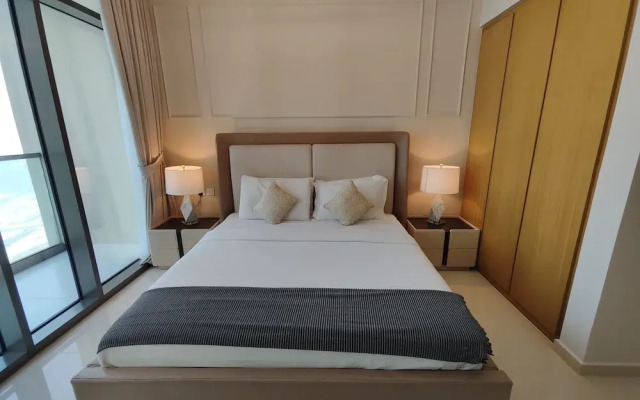 Lux BnB Aykon City I Skyline Canal Views