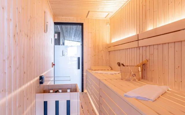 Premium Penthouse With Sauna