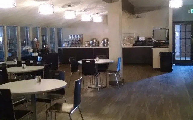 Clarion Hotel Overland Park