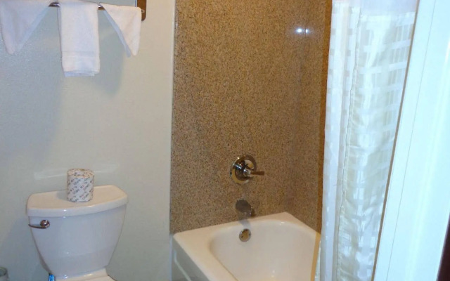 Economy Inn Express Warren