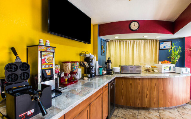 Rodeway Inn & Suites