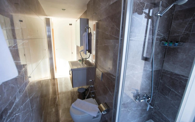 Alesha Suite