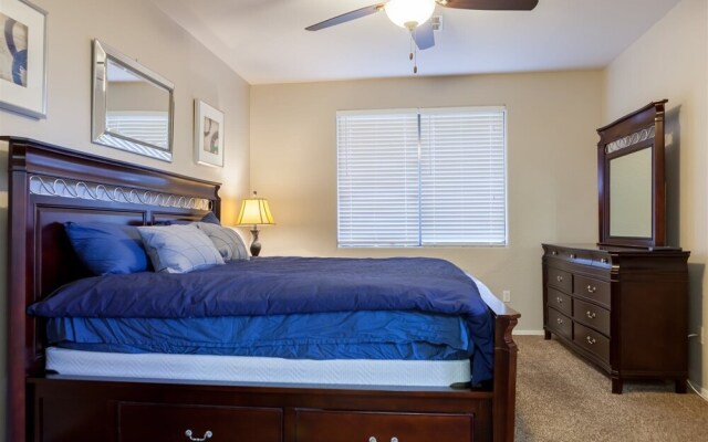 2BR Plus Ocotillo Townhome, Heated Pool, Spa, Gym