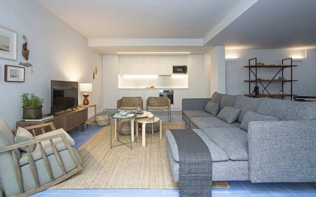 3bdr Premium Terrace Apartment in Bairro Alto