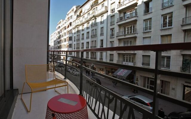 Annecy, Modern duplex in the city center