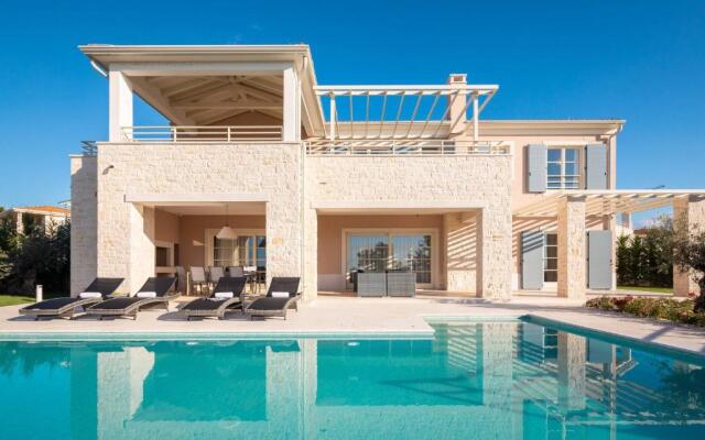 Villa Alicia by ILC