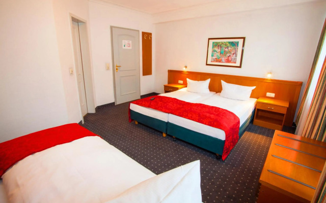 INA Hotel Royal