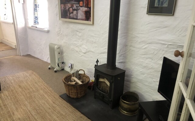 Coedmor Cottage
