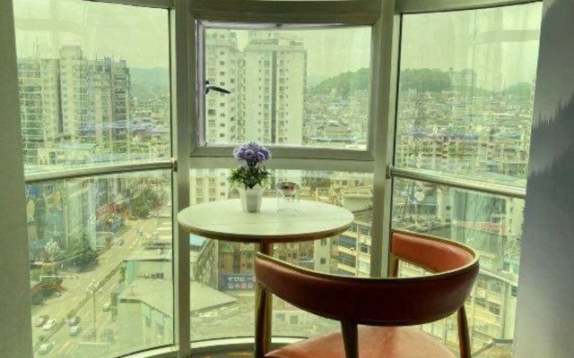 Kaili New Century Hotel (Grand Cross of International Trade Shopping Center)