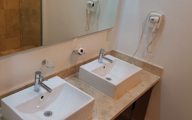 Radiant 2BR PH in private location by Happy Address