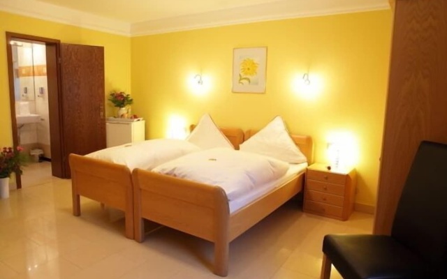 Gasper Business & Garden Hotel