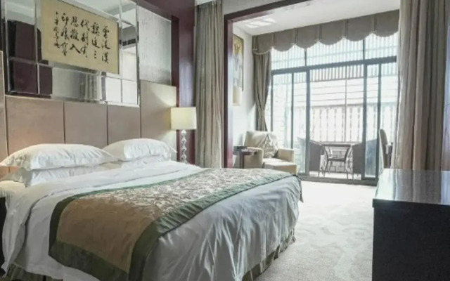 Dazhou Pengfei Grand Hotel (Dazhou Renhe New Town Railway Station)